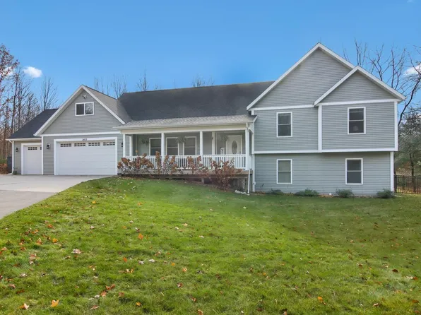 3425 N Reynolds Rd, Interlochen, MI 49643