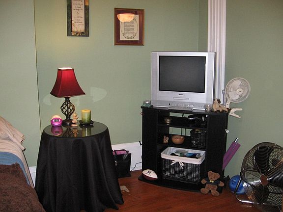 5th image of 414 Brown St APT 7