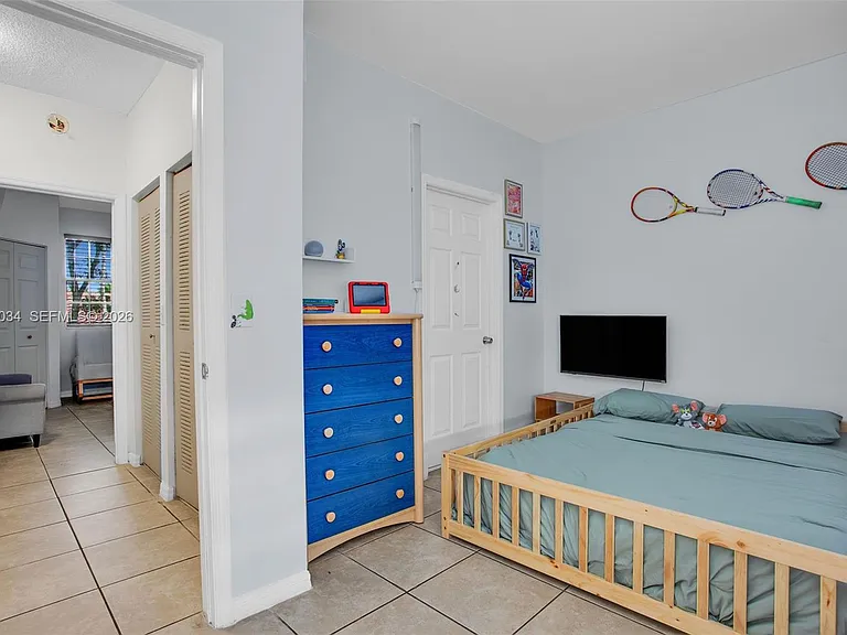850 Sorrento Dr — Photo 15