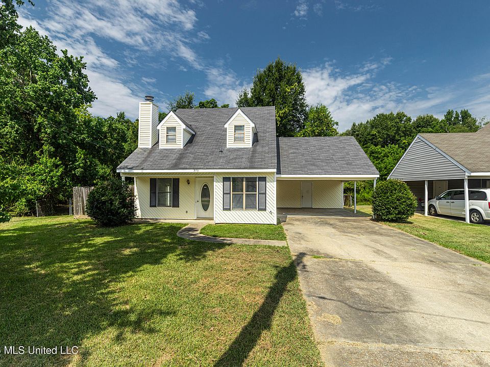 1st image of 520 Twin Pine Cv