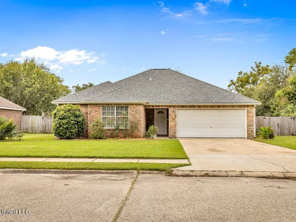 325 Woodcrest Dr, Long Beach, MS 39560