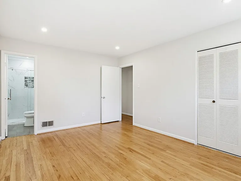 9717 Hedin Dr — Photo 24