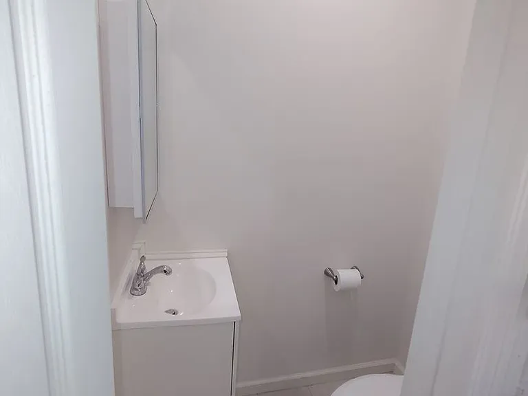 6105 Bromley Ave — Photo 11