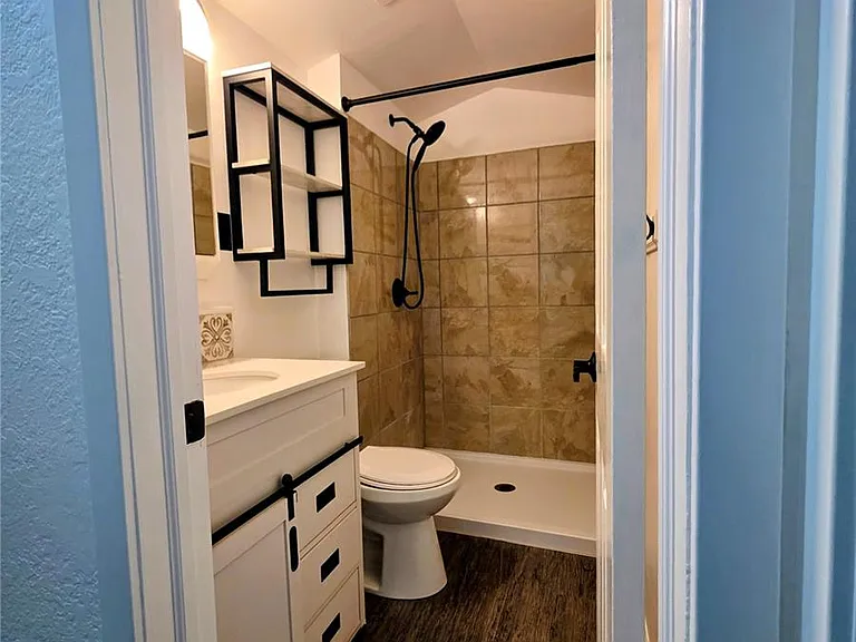 334 Wooster Ave — Photo 23