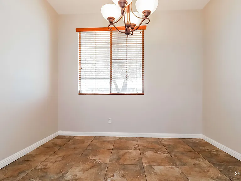 2427 S 101st Ln — Photo 7