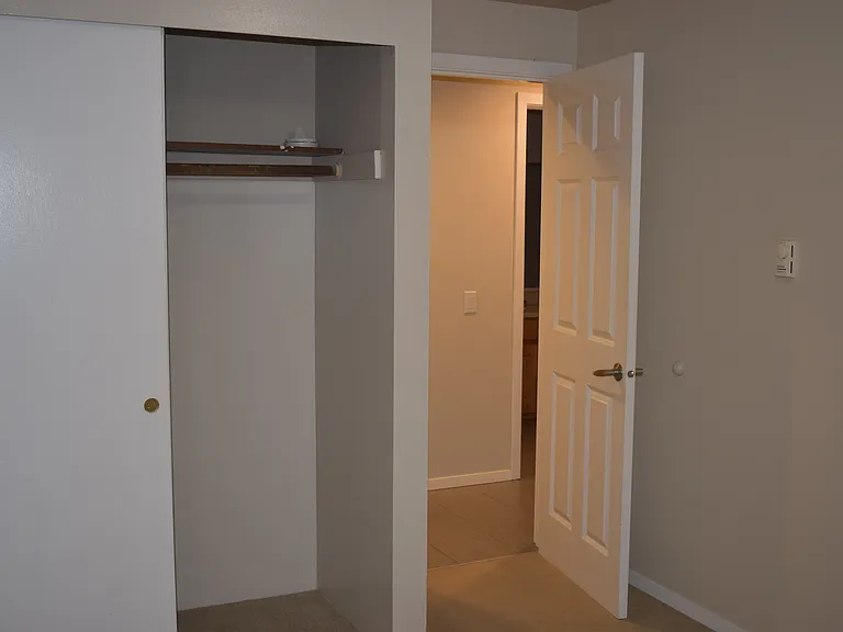 6107 NE 194th Pl #4 — Photo 3