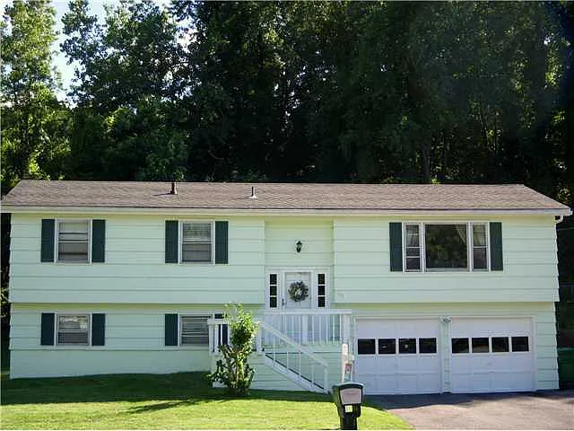 189 Eaton Rd photo 1