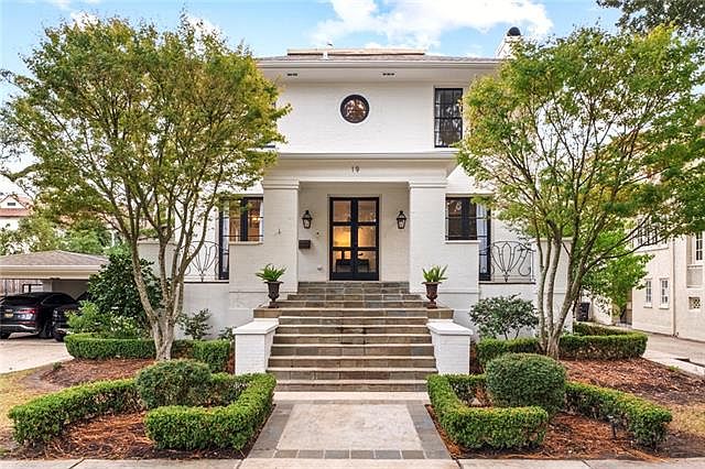 1st image of 19 Newcomb Blvd