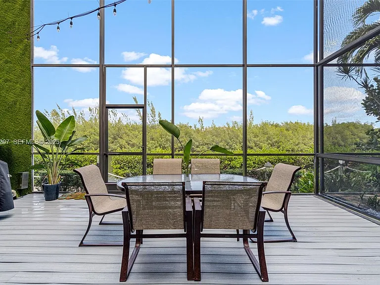 6124 Paradise Point Dr — Photo 7