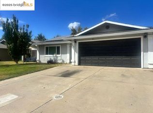 359 Pecan Dr, Ripon, CA 95366