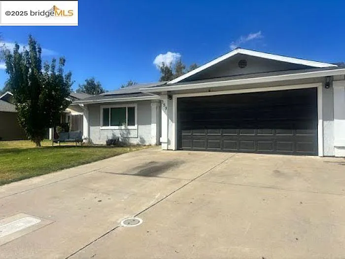 359 Pecan Dr photo 1