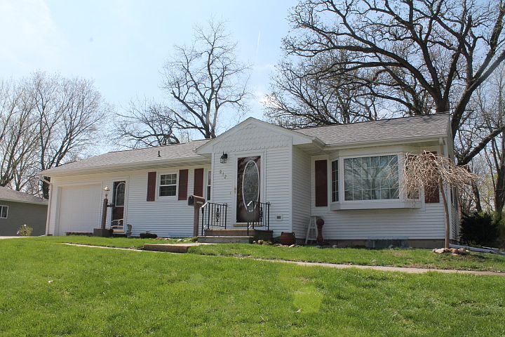 1st image of 612 Oak St