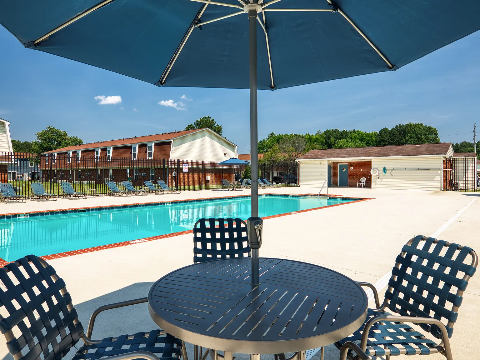 Woodbriar Apartments — Photo 1