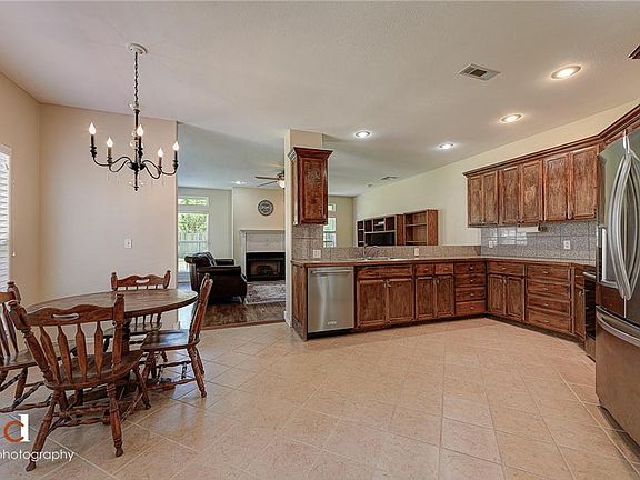 3rd image of 1406 S Saint Andrews Cir
