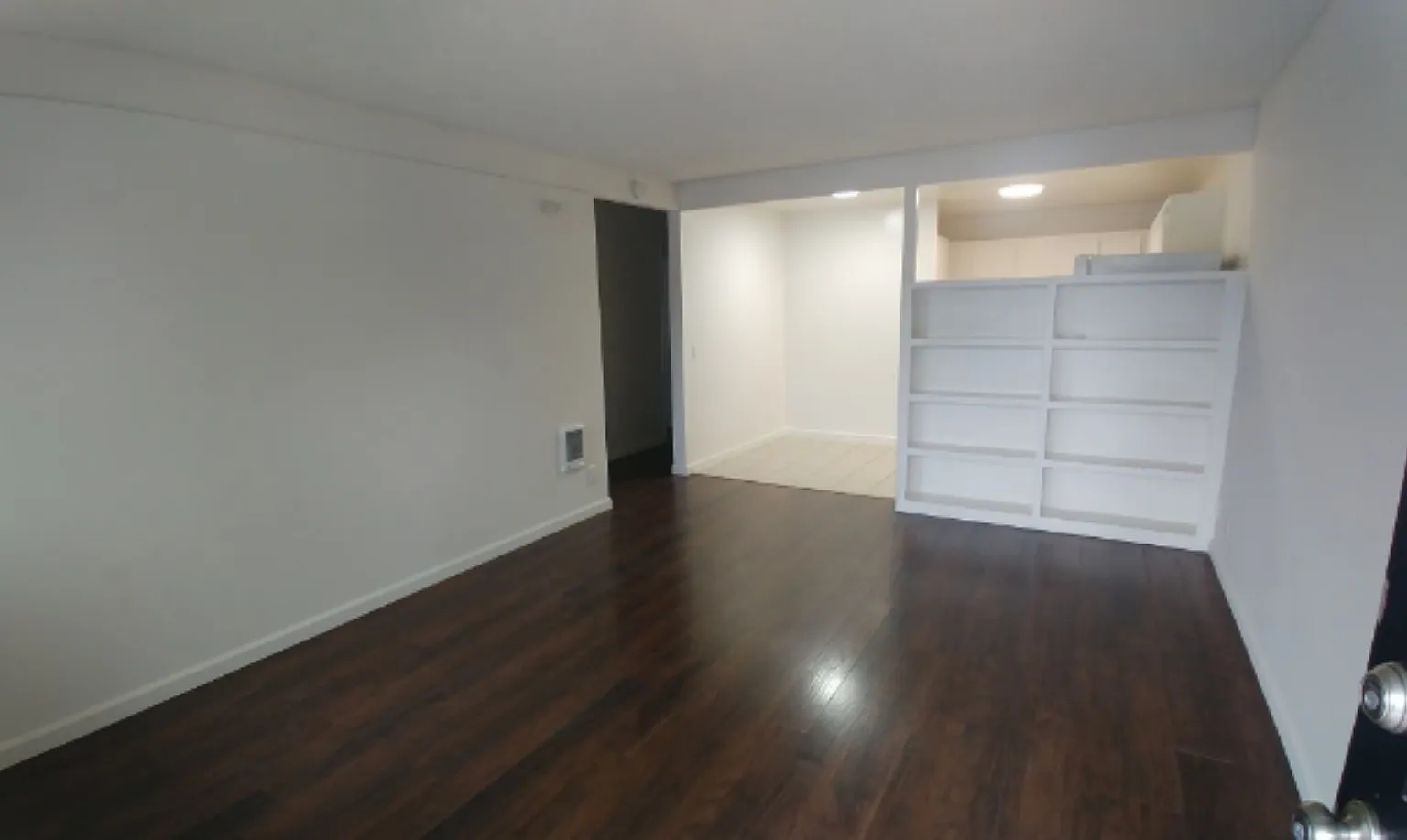 2 bed, 850 sqft, $3,100 — Photo 4
