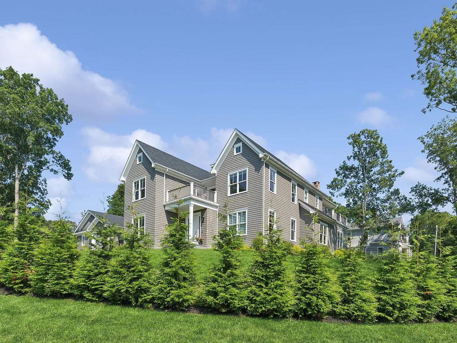 Be The First To Rent This Newly Built Across From Bay — Photo 2