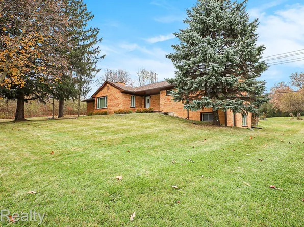 753 E Walton Blvd, Pontiac, MI 48340