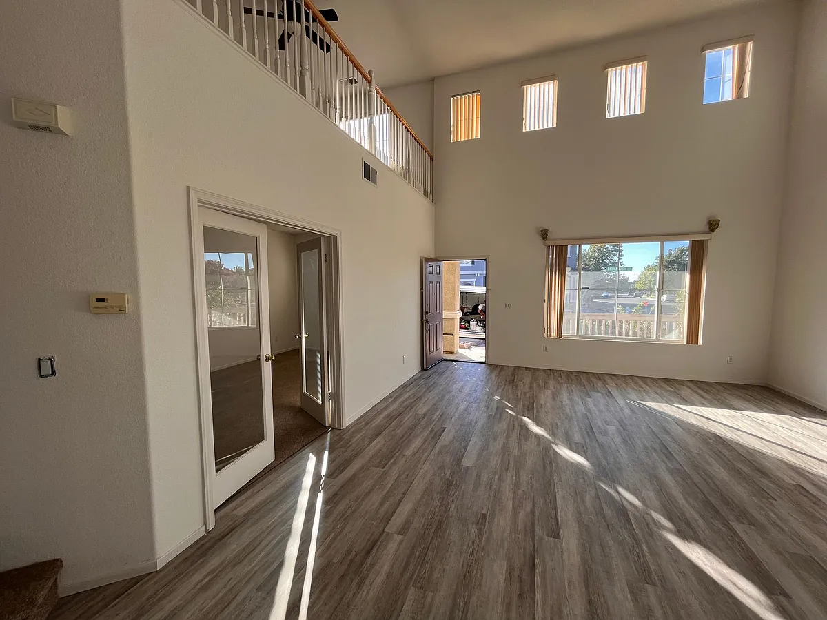 Building Photo - 5 Bridlewood Ct