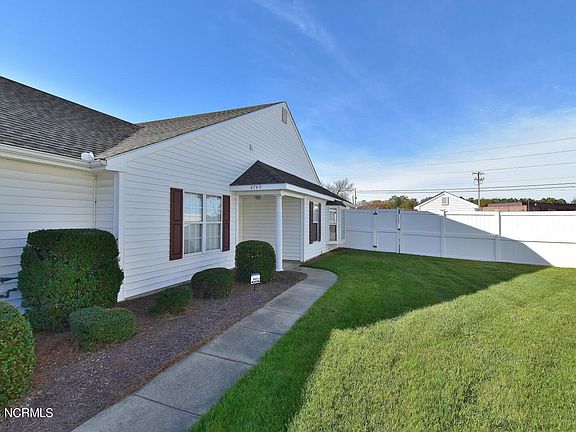 3rd image of 4740 Gardenia Circle
