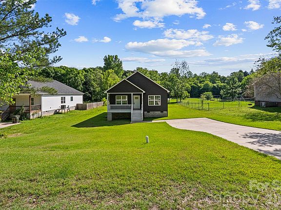 2nd image of 213 Sheffield Dr