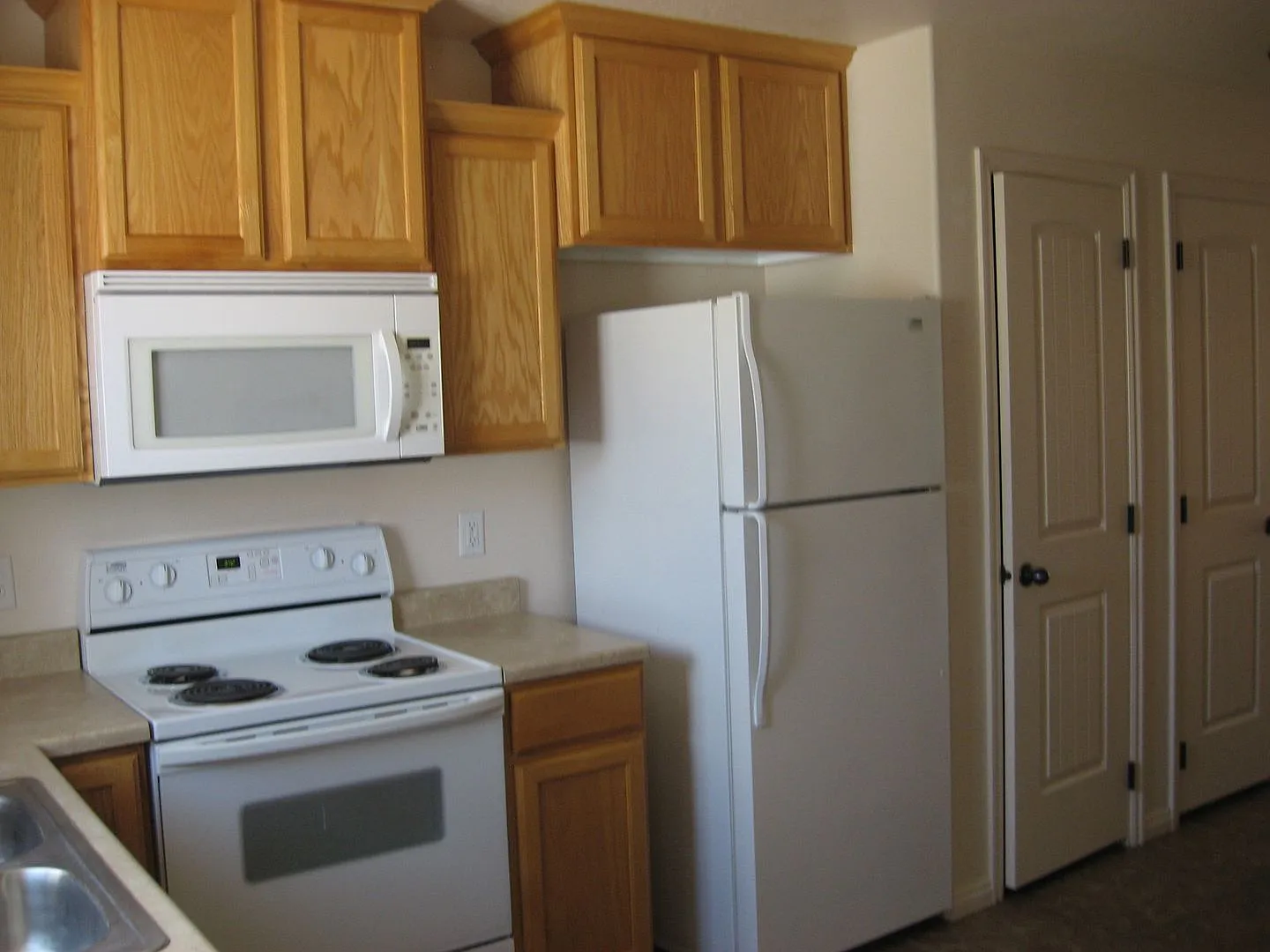 Duplex near Iron Springs Elementary — Photo 2