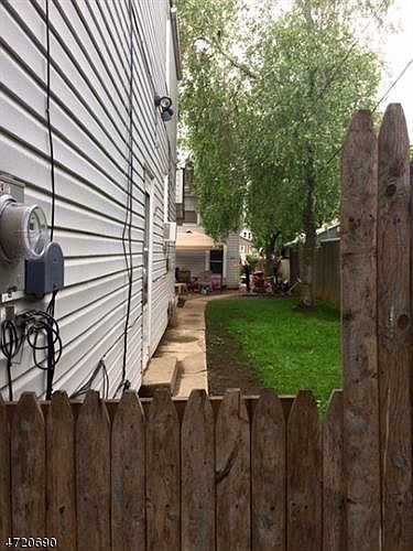2nd image of 204 Lewis St