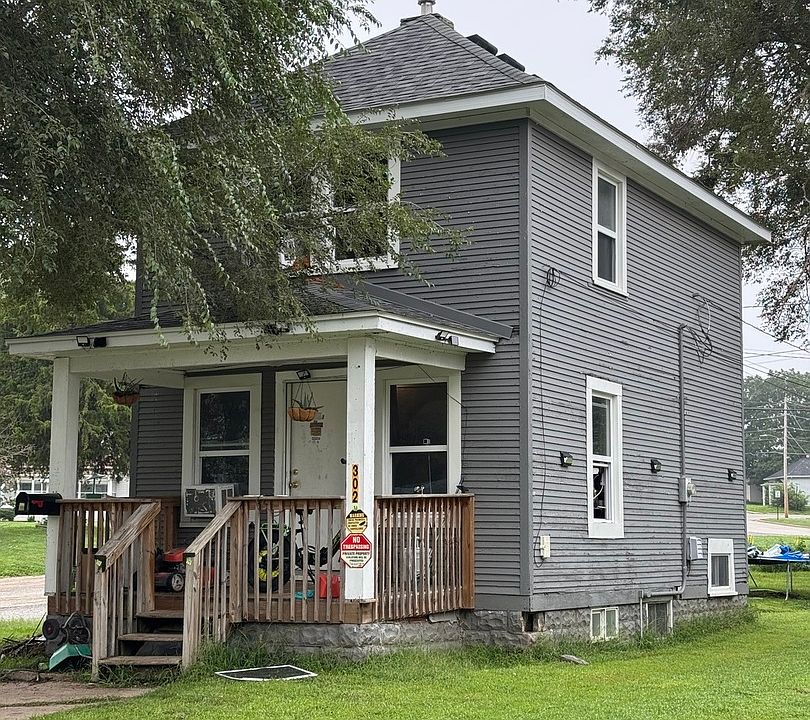 2nd image of 302 12th St