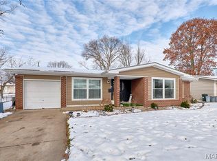 1350 Sandy Dr, Florissant, MO 63031