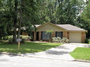 633 Leaning Oaks Dr, Savannah, GA 31410