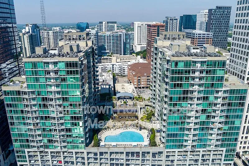 1 bed, 1.0 bath, 867 sqft, $2,150 — Photo 2