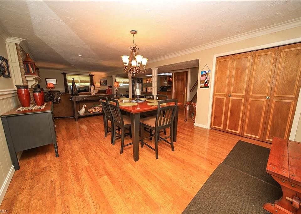 2nd image of 1453 Lake Rd #531