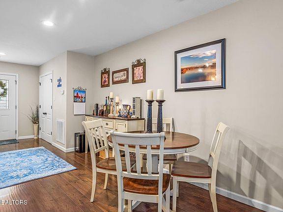 5th image of 3361 Cummins Ln