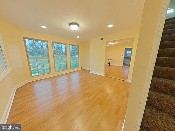 3rd image of 8611 Westphalia Rd