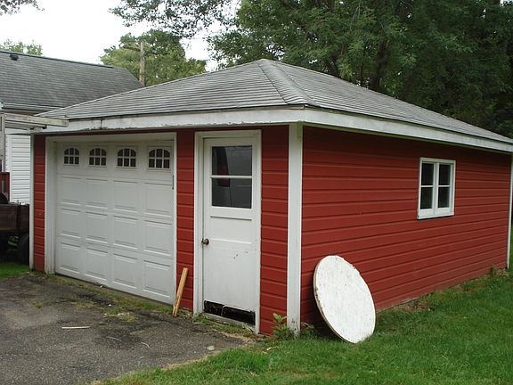 2nd image of 2462 2nd Ave E