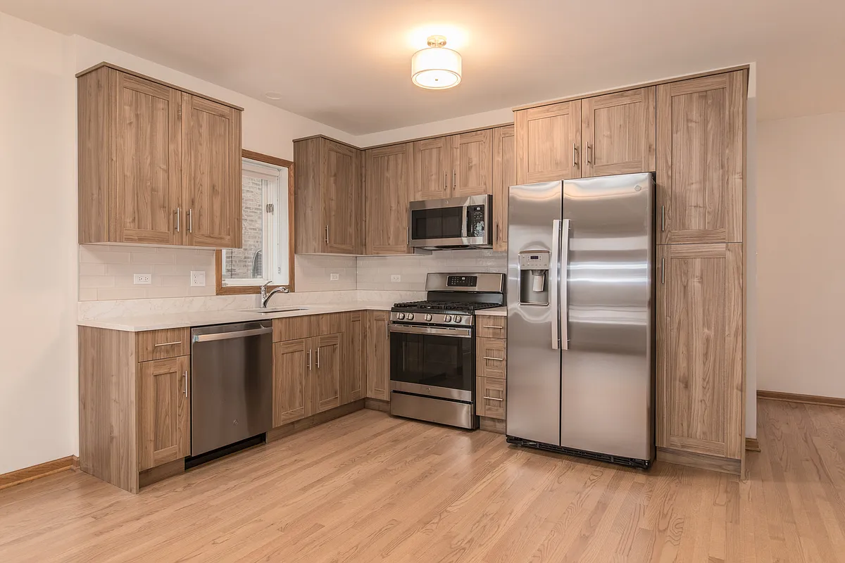 Kitchen - 6640 N Harlem Ave #1