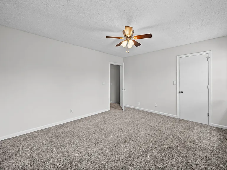 105 Greenland Ct — Photo 20