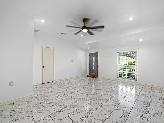 5th image of 9227 Vickijohn Dr