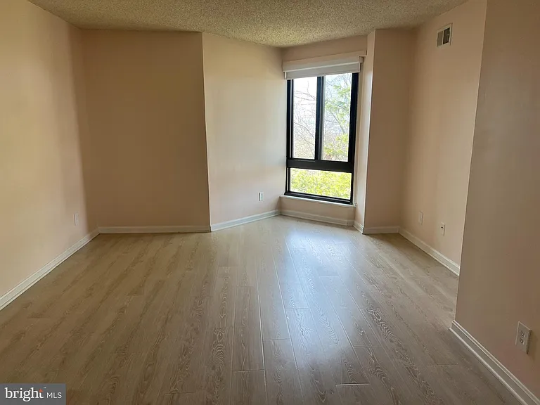 807 N Howard St #414 — Photo 30