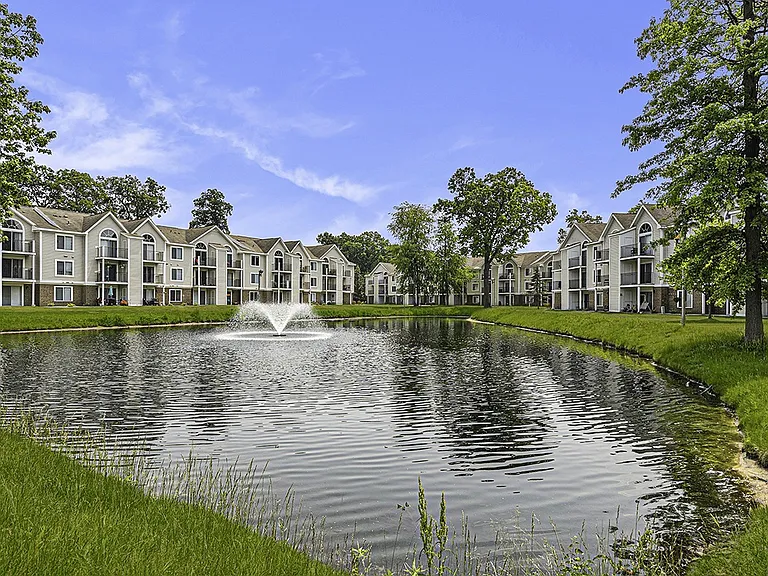 Orchard Lakes Apartments — Photo 48