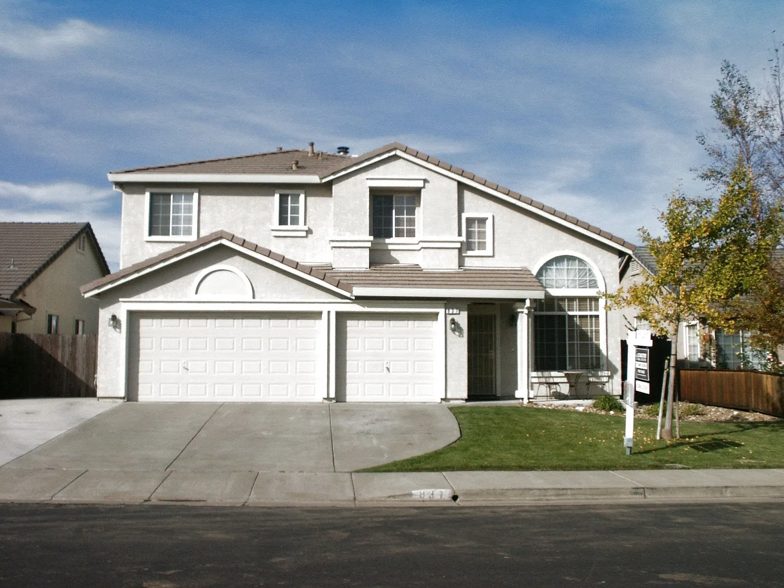 837 Topaz Cir photo 1