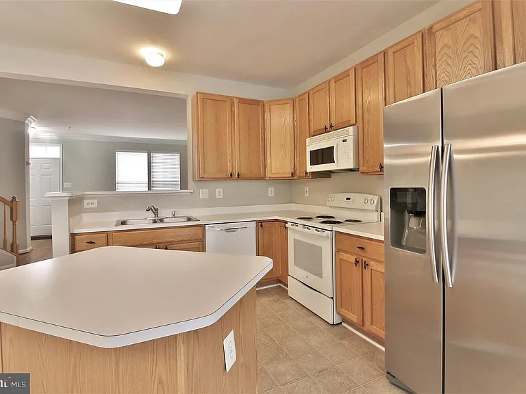 10707 Croydon Ct — Photo 7
