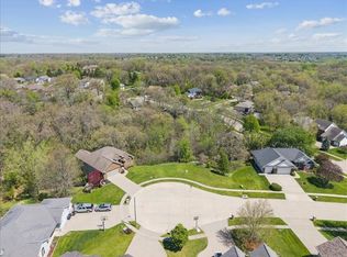 1819 Timber Hills Dr, Coralville, IA 52241