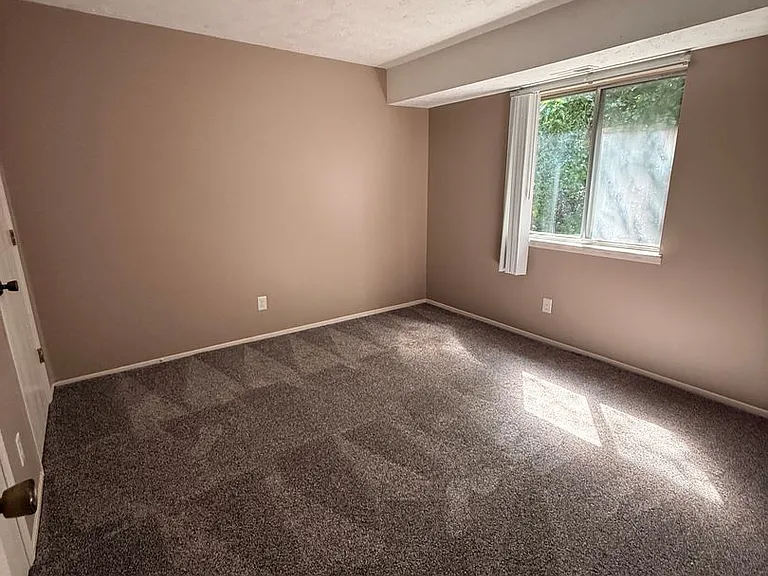 Southdale Square Apartments — Photo 34