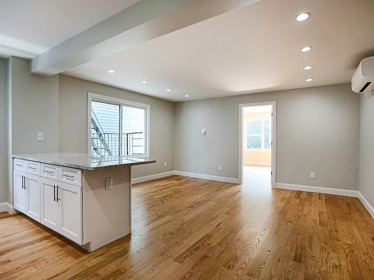 349 Mount Pleasant Avenue — Photo 9