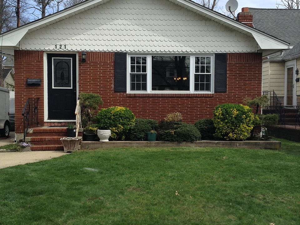1st image of 121 Windsor Pkwy