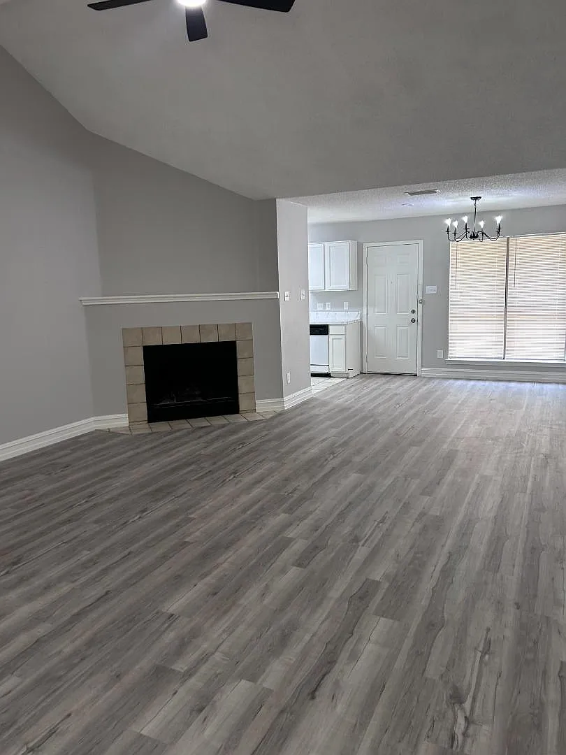 738 Lemons St. — Photo 3