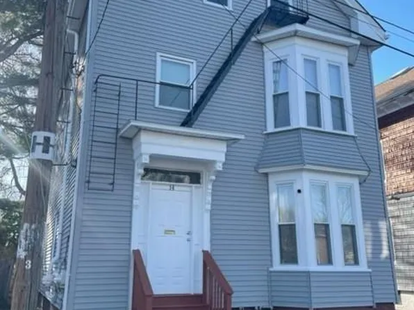 14 Esten St, Providence, RI 02908