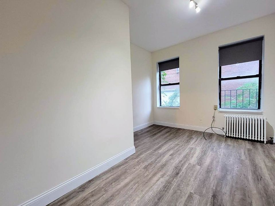 1st image of 657 10th Ave #O