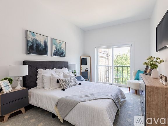 4th image of 373 Communipaw Ave #406