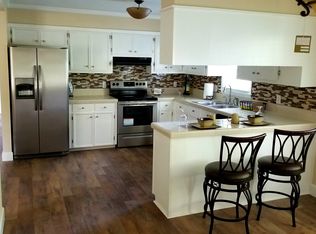 113 N 6th St, Creswell, NC 27928